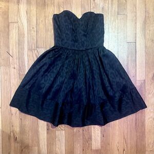 Betsey Johnson Black Leopard Print Sweetheart Strapless Mini Dress size 4